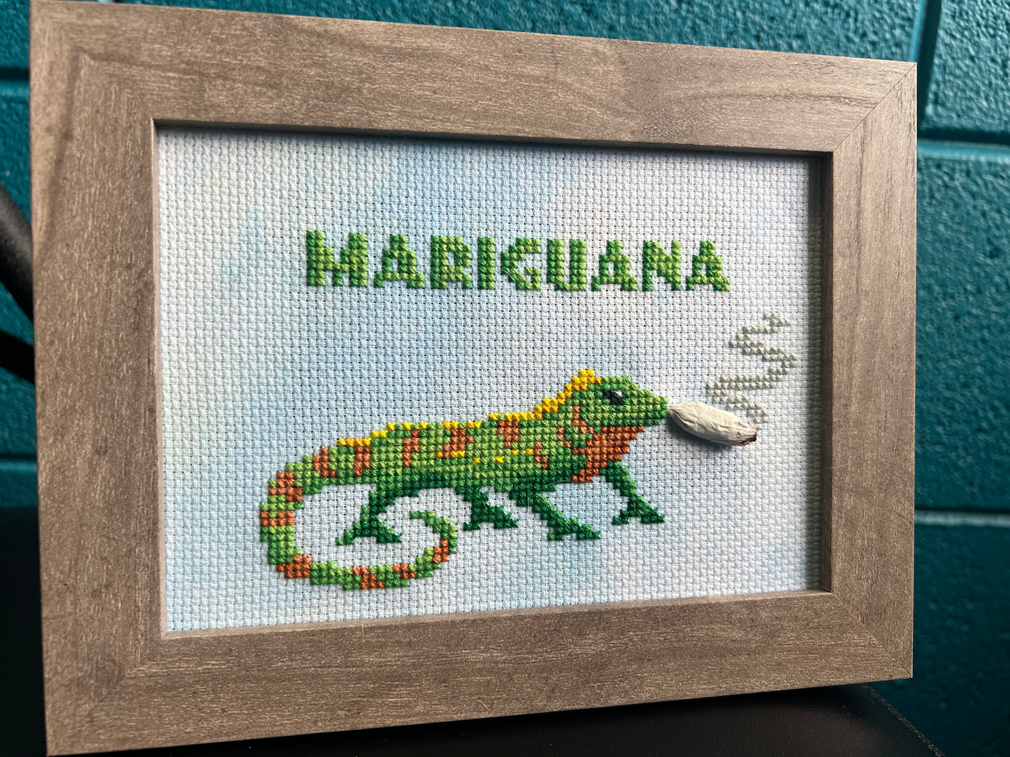 Mariguana Cross Stitch